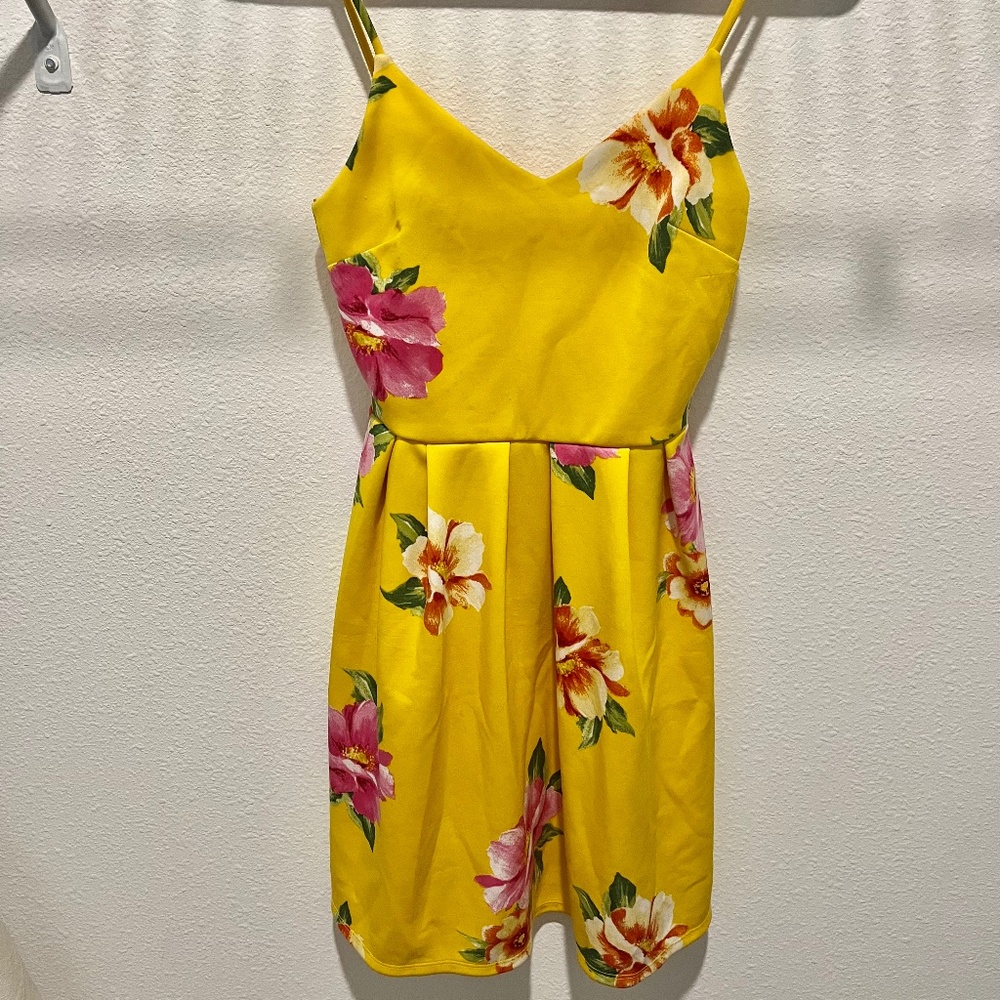 New yellow summer dress